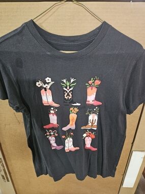 Women’s Black Graphic Short Sleeve Tee with Floral Cowboy Boot Motif